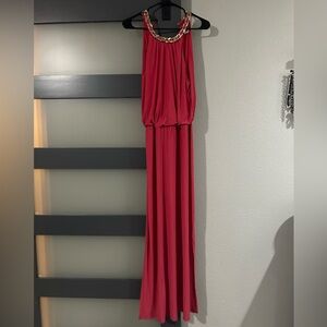 Long elegant dress. Perfect for weddings. Peach color. Size medium.